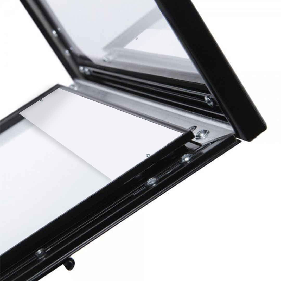 Danieli - Portamenús Exterior A4 - Tablón de Menús con Atril - Expositor Negro de Suelo Magnético, Escribible con Panel Personalizable - Cerradura con 2 Llaves Incluidas (A4)