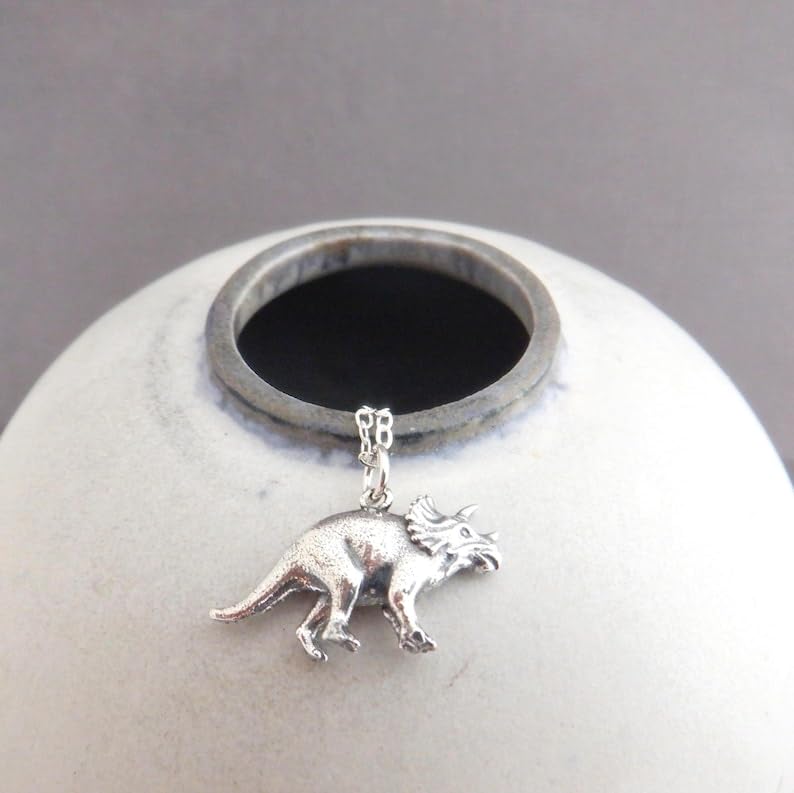 Collar de triceratops en plata 925 con cadena de 45 cm 2
