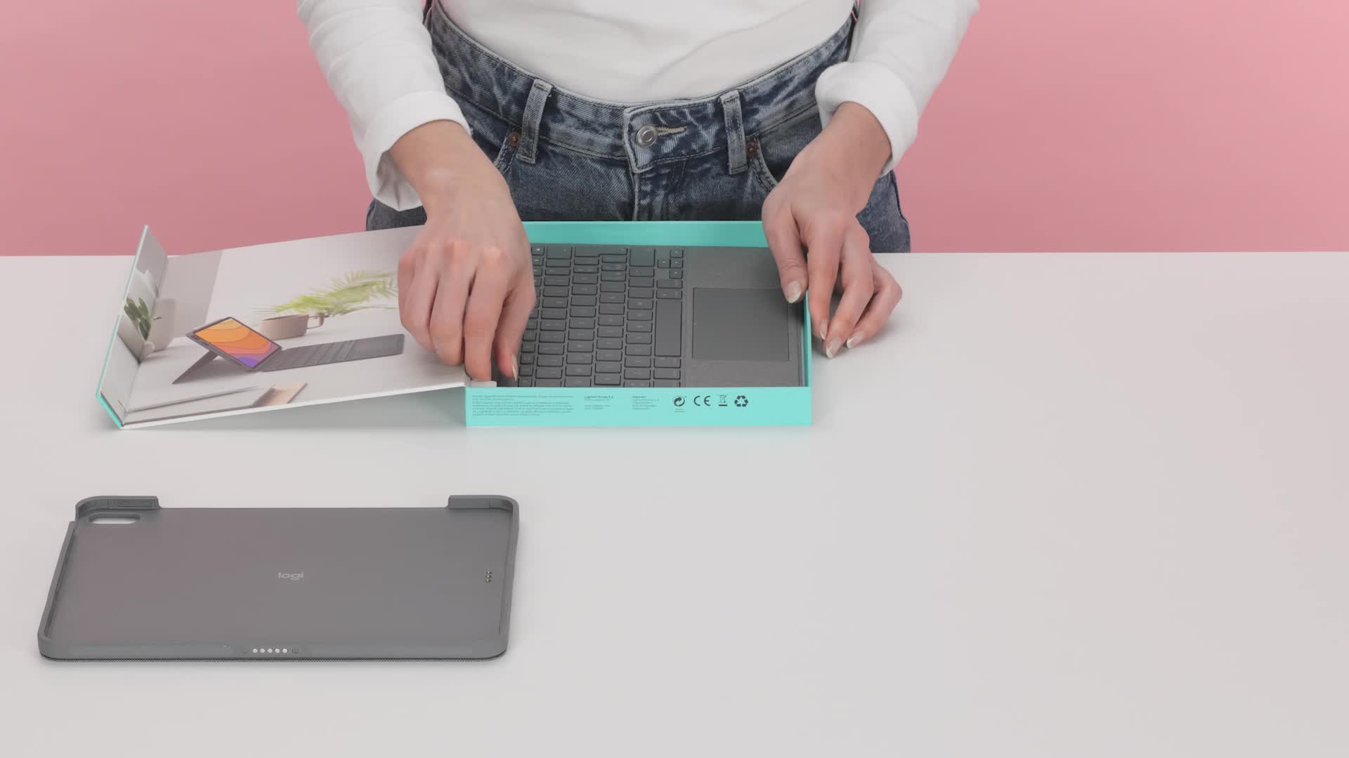 Logitech Combo Touch iPad Air (4:e och 5:e gen - 2020, 2022