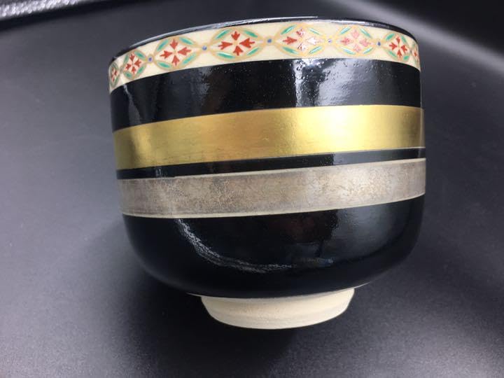 京焼 清水焼 川尻一寛 色絵金彩 茶碗 共箱 共布 陶歴付 作家
