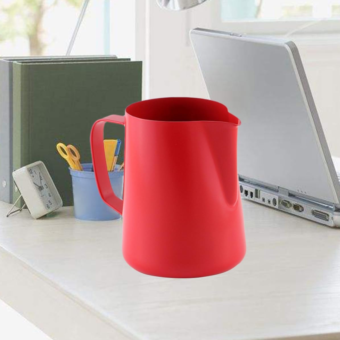 Red 400ml Stainless Steel Milk Pourer for Coffee Frothing