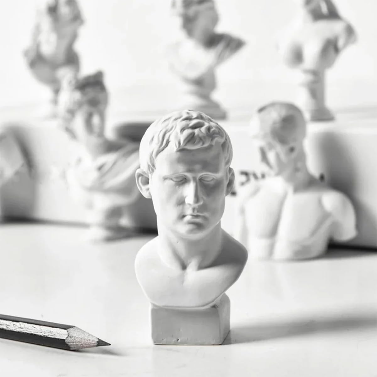 Resin Greek Famous Bust Sculpture, Mythology Goddess Figurines Nordic Classic Roman Head Bust Statue Portraits for Home Office Decor Art Gift, St George, 6cm/2.36"