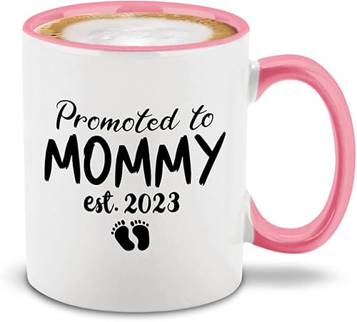 shop4ever Promoted To Mommy Est 2023 Taza de té de cerámica para café de 11 onzas Regalo divertido para ella nueva mamá nueva madre esposa rosa