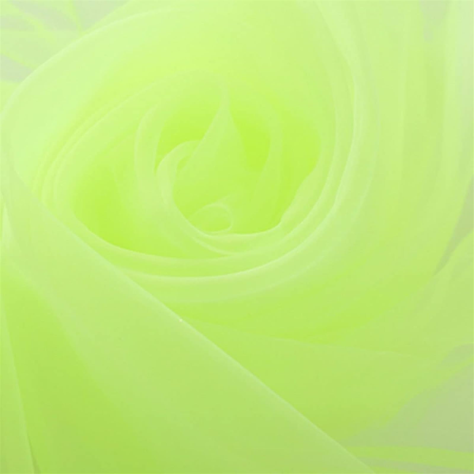 Tissu tulle pour raviver une décoration de mariage terne avec l'organza fluo