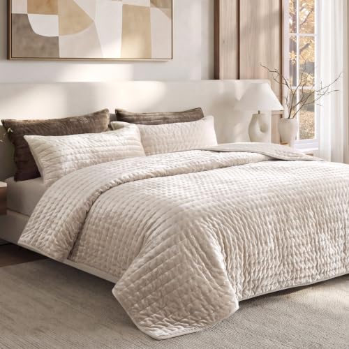 Bedsure Velvet Quilt King Size, Luxury Comforter Bedding Set, Cream White | 108"x96" Oversized Coverage, Elegant Stitching, Prewashed Lightweight Bedspread Coverlet, All Season Warmth, Machine Washable