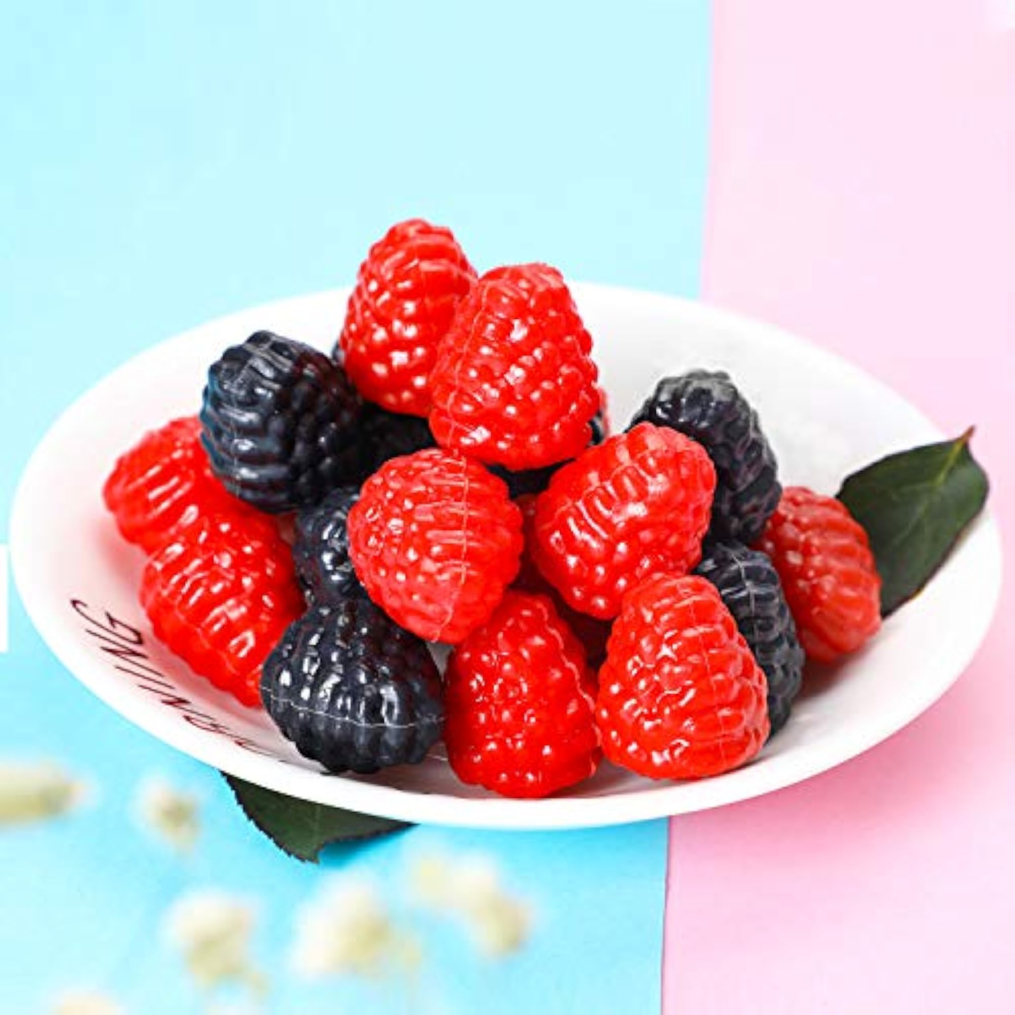 24PCS Artificial Fruit Decorative Props Lifelike Strawberries
