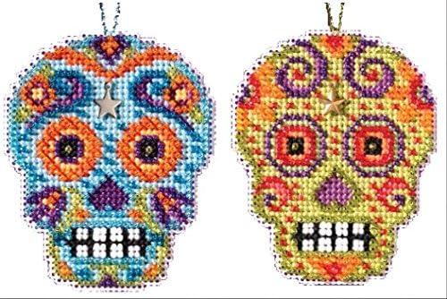 2 Item Bundle - Counted Glass Bead Skull Kit with Charms: Azul & Verde