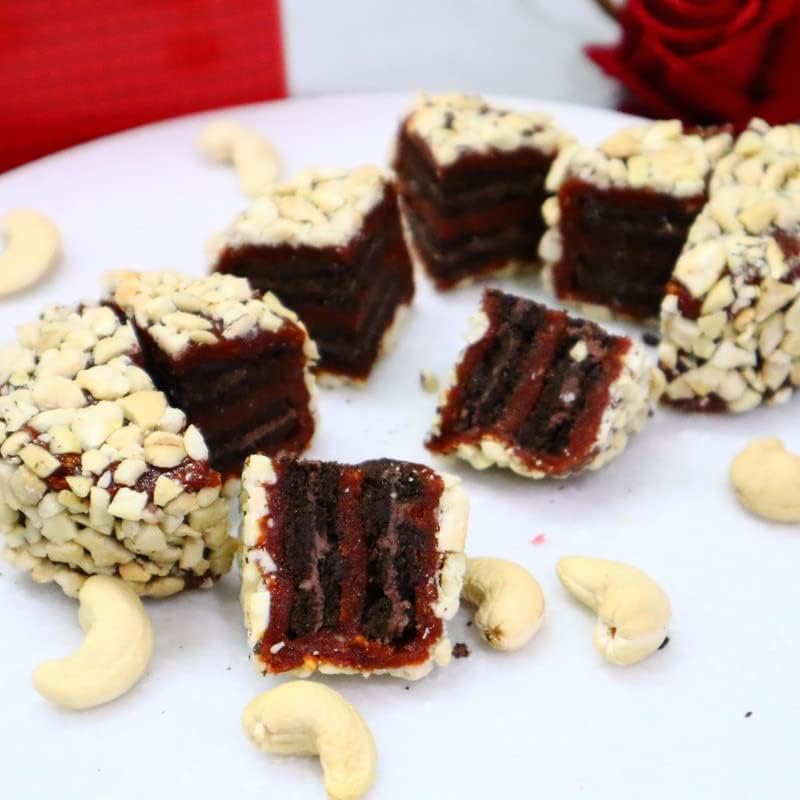 Blessing Decor Joyful Holi Treat - Kajoor Oreo Cake Sweet Celebrations (200 Grams) with 3 Vibrant Herbal Gulal Colors - Skin Friendly 100% pure And Natural Gulal 2