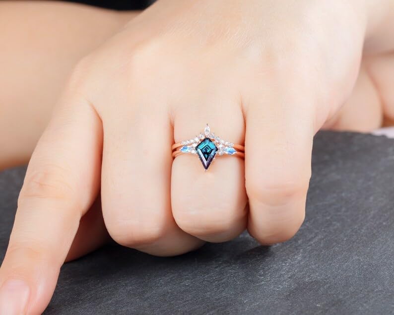 SHAMA JEWELS HUB Vintage Kite Cut Alexandrite Moissanite Engagement Ring Set, 14K Rose Gold Marquise Moonstone Moissanite Promise Wedding Ring Set Bridal Set (ALX-29)