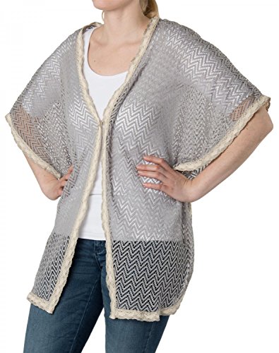 Poncho de verano en ganchillo calado con cierre de gancho ideal para tus días de playa