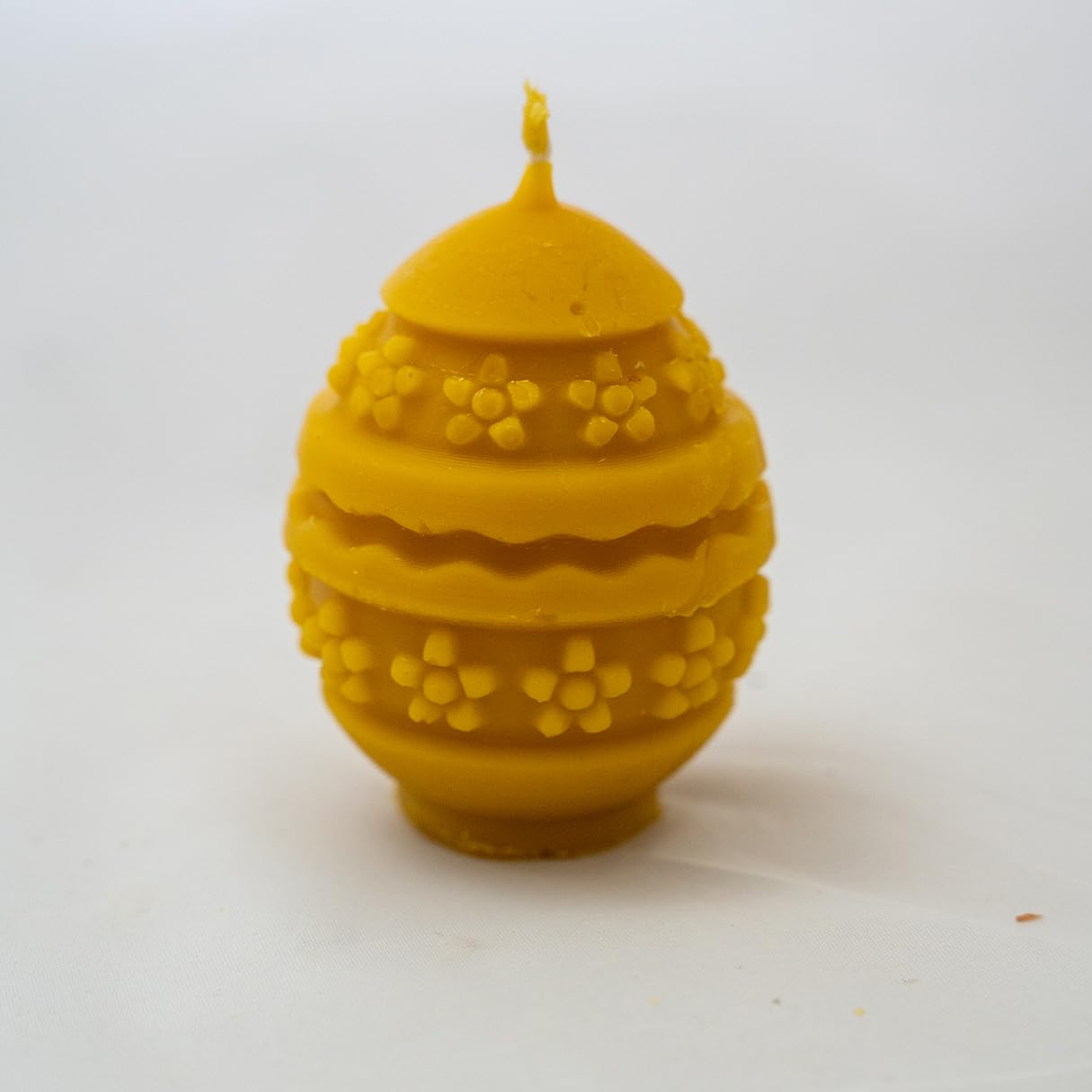 Beeswax Daisy Easter Egg Candle World Candle Easter Egg In Daisies Made Of 100% Natural