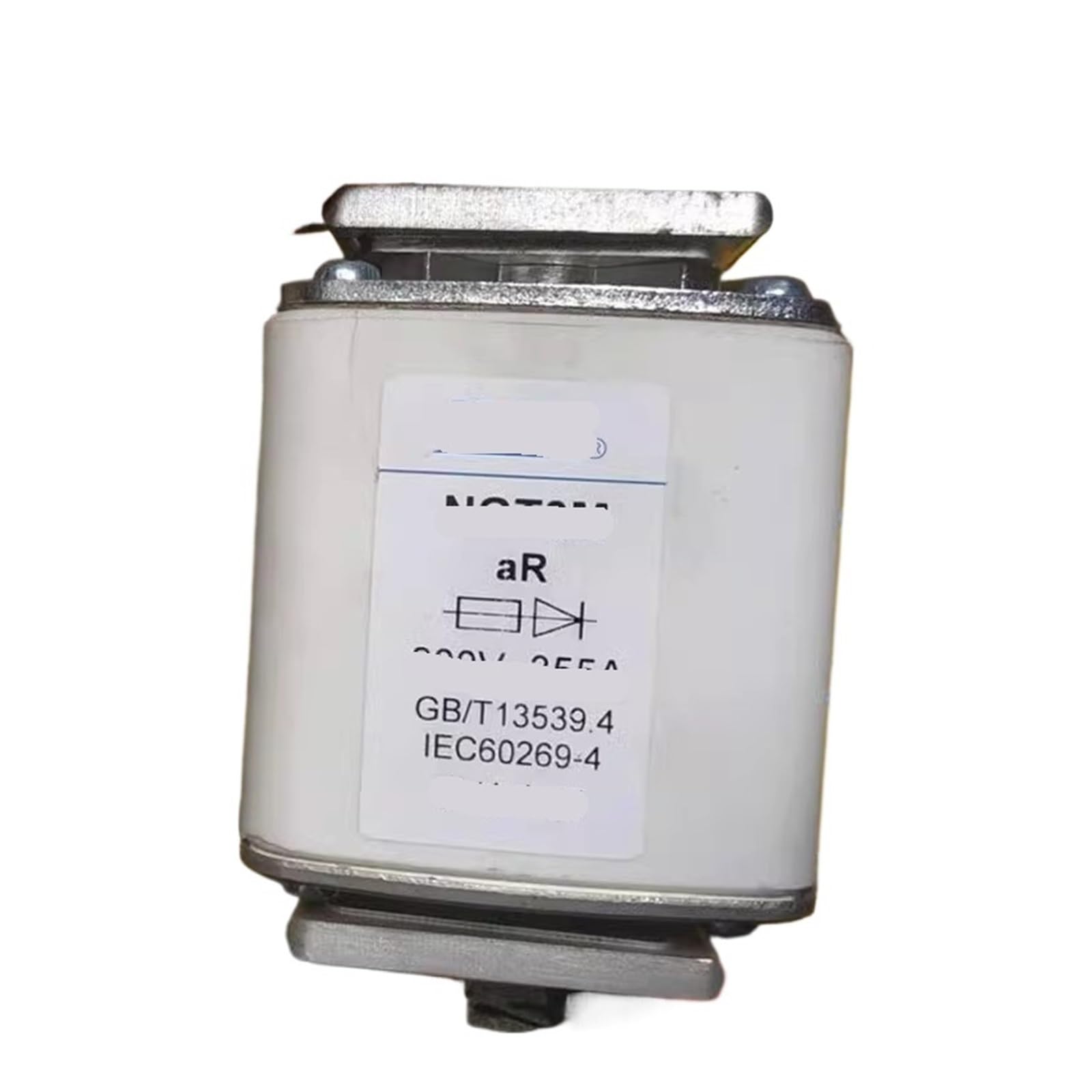 Fusible NGT3M 630A calibré pour haute tension 800V et 1000V de forte puissance