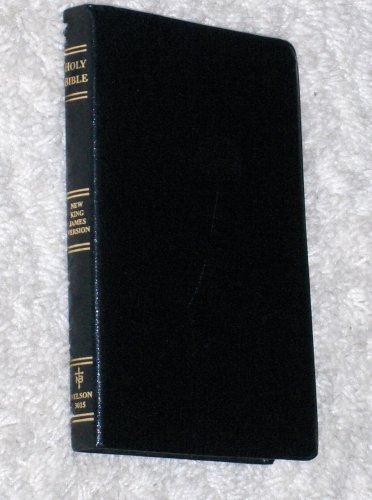 Holy Bible New King James Version: Thomas Nelson Publishers: Amazon.com ...