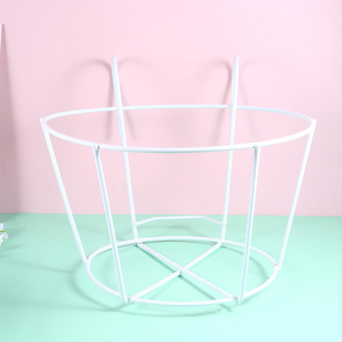 2 Soportes Colgantes de Hierro Blanco para Macetas Diseño Hueco Creativo, Estante Redondo para Bonsáis Adecuado para Cocina y Alféizar, Fácil Riego y Protección de Suelos