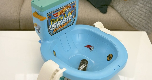 Toilet pepar skeate board 限定 Hot Wheels Skate Fingerboard Toilettenschüssel-Skateset