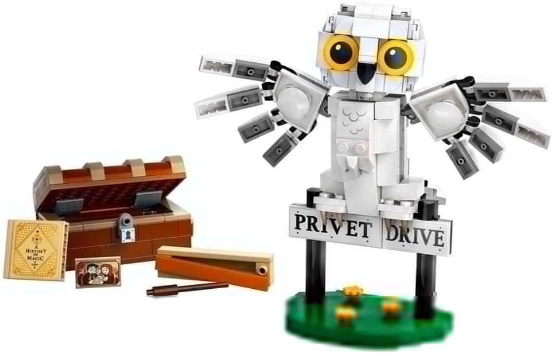 Lego Harry Potter Hedwig at 4 Privet Drive Building Set 76425