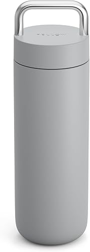 Fellow Carter Carry - Vaso aislado al vacío de 20 onzas para agua, té, café, batidos y más, mantiene el calor durante 12 horasse mantiene frío