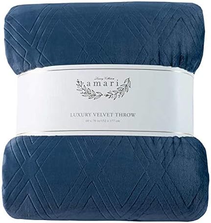 Amari Luxury Velvet Throw (Navy Blue)