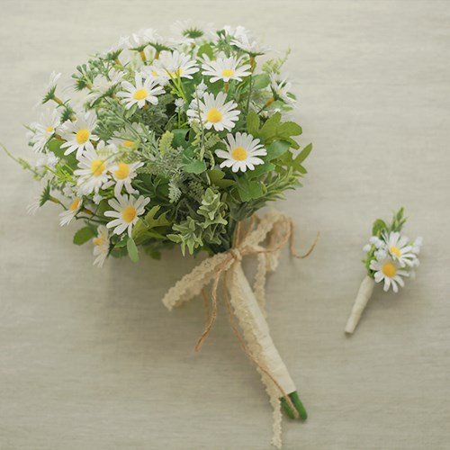 Bouquet de fleurs artificielles daisy et sa boutonnière assortie pour cérémonie