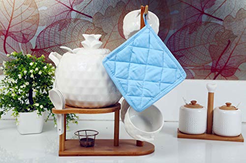 Maniques de cuisine bleu clair pour sortir vos plats du four