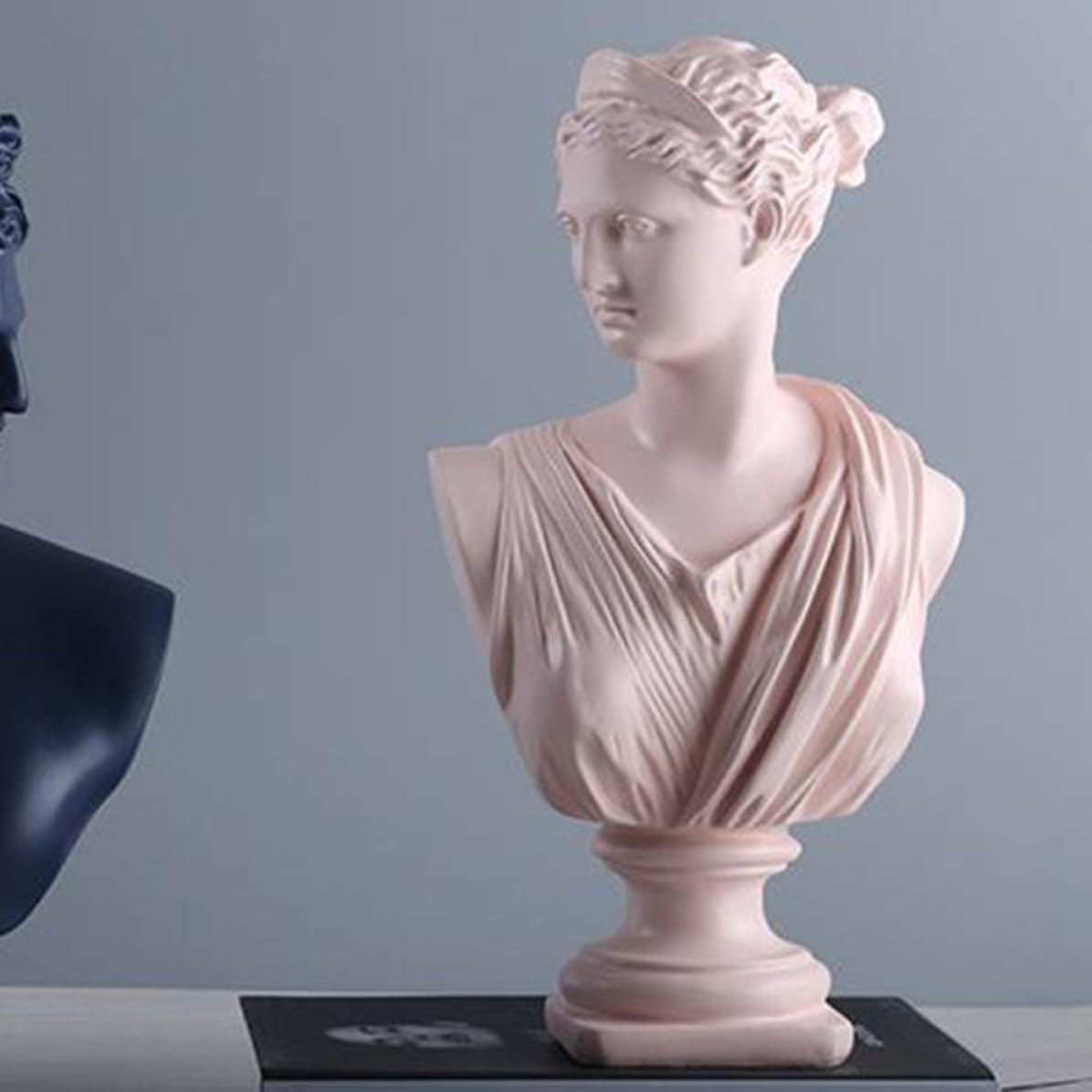 Garneck Decorative Bust Statue Resin Desktop Sculpture for Home