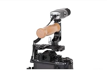 ビデオカメラ WOODEN CAMERA VX SKATEBOARD CAMERA MIC VX Skateboard Camera Mic — Wooden Camera