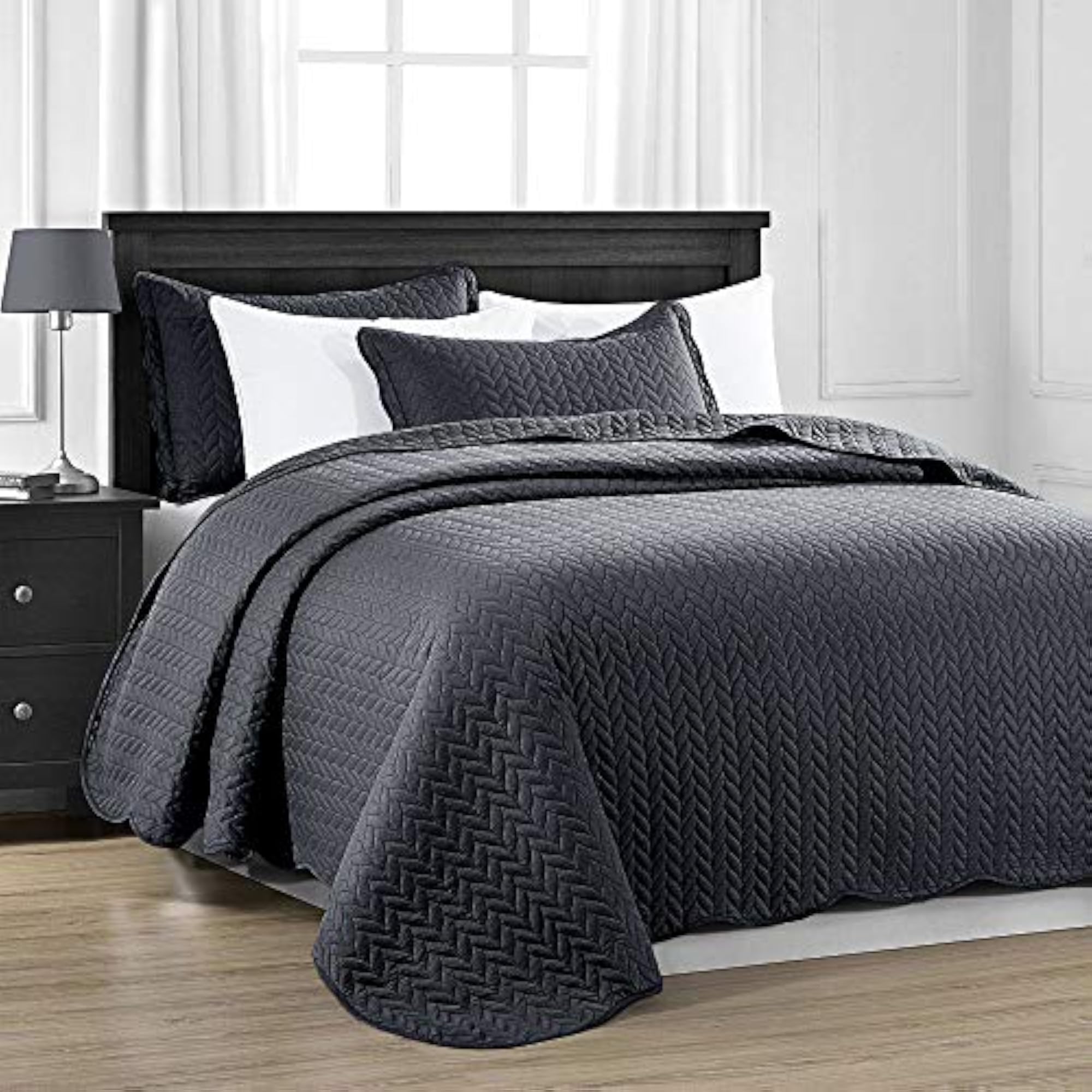 3pc King Size Reversible Lightweight Quilt Set, Embroidered