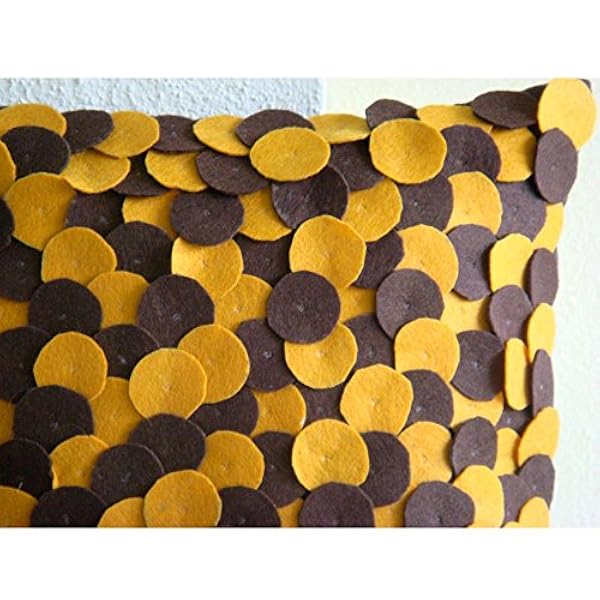 The HomeCentric Marron Fundas Cubiertas En Euros, 65x65 cm Almohada del Euro, Sentia Apliques Impostores Euro, Sintio Impostores Euro, Lunares Moderno Impostores Euro - Chocolate & Mustard Spots