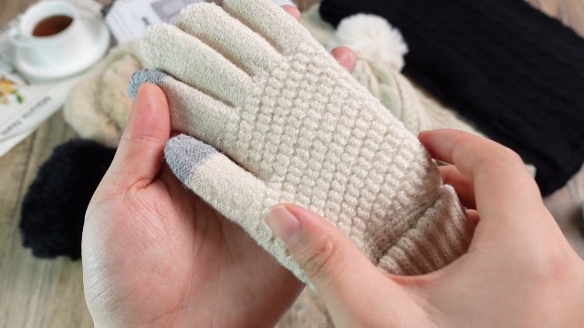8-Piece Winter Hat Scarf Gloves Earmuff Set Knit Beanie Touch Screen Gloves Suhine 8 Pcs Winter Hat Scarf Gloves Earmuff Set Knit Beanie  main image 3