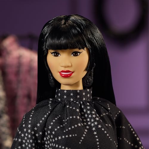 Muñeca Barbie Anna Sui Inspiradora con accesorios miniatura 3