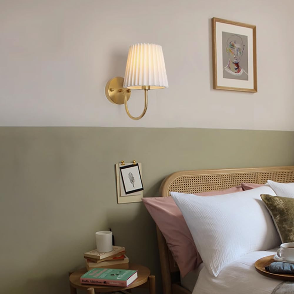 Aplique de Pared de Tela Plisada, lámpara Industrial Retro, candelabro de Metal con Acabado Dorado, portalámparas E14, lámparas de diseño de Mediados de Siglo para mesita de Noche