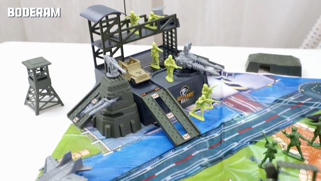 Toi-Toys ARMY: Militair pistool met licht, geluid, zaklamp, demper en