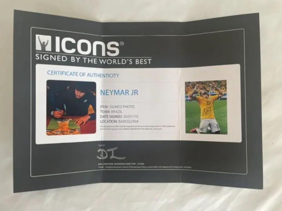 Amazon.co.jp: ネイマール直筆サイン入りブラジル代表写真貴重な木枠縁