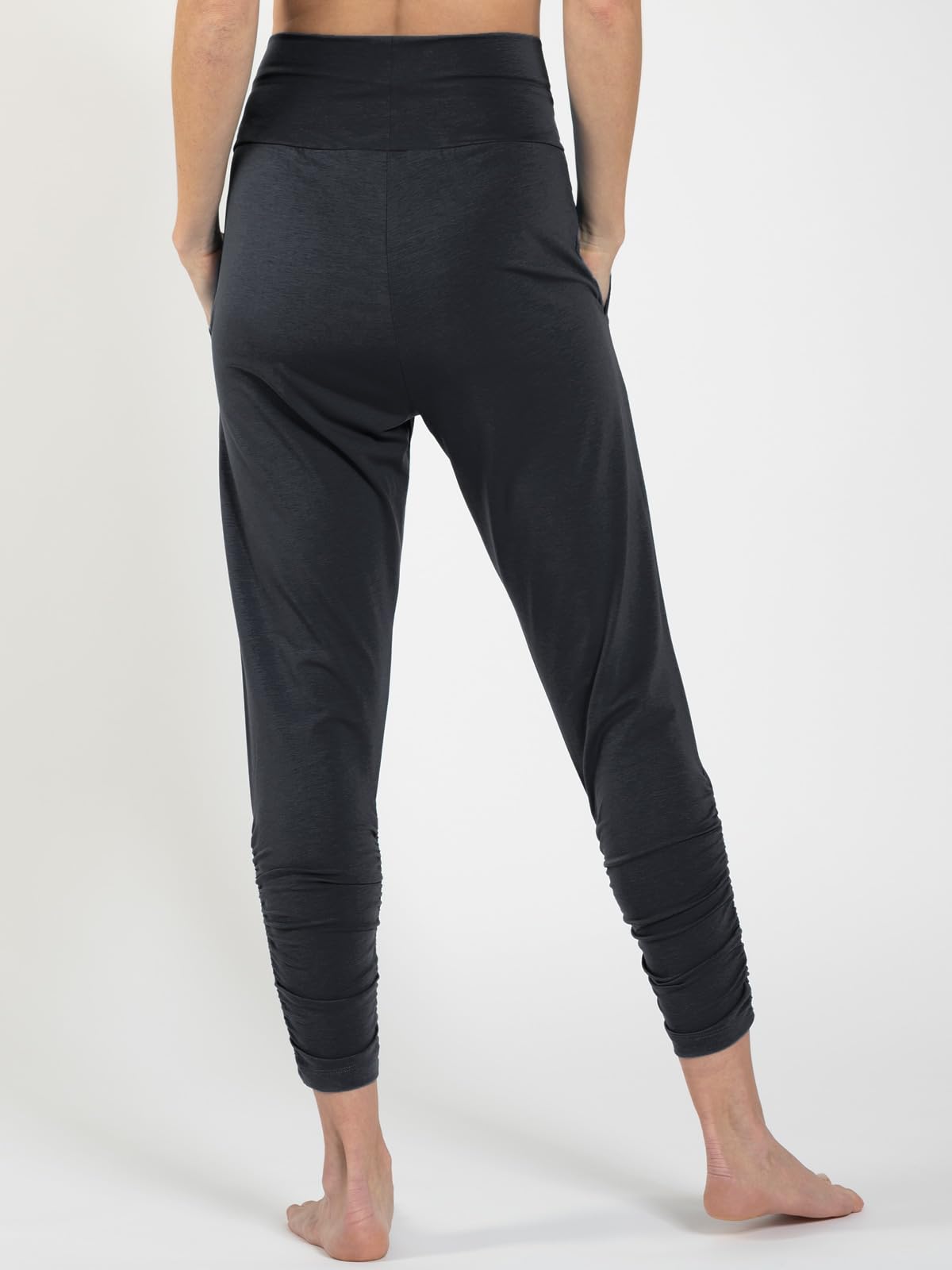 Magadi Yogahose Francis aus Naturmaterial