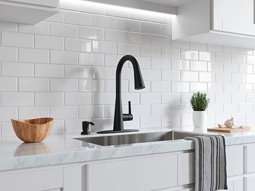 Miniatura 8 de Pfister Barulli F5297BARB - Grifo de cocina con rociador desplegable y dispensador de jabón, mango único, arco alto, acabado negro mate, F5297BARB