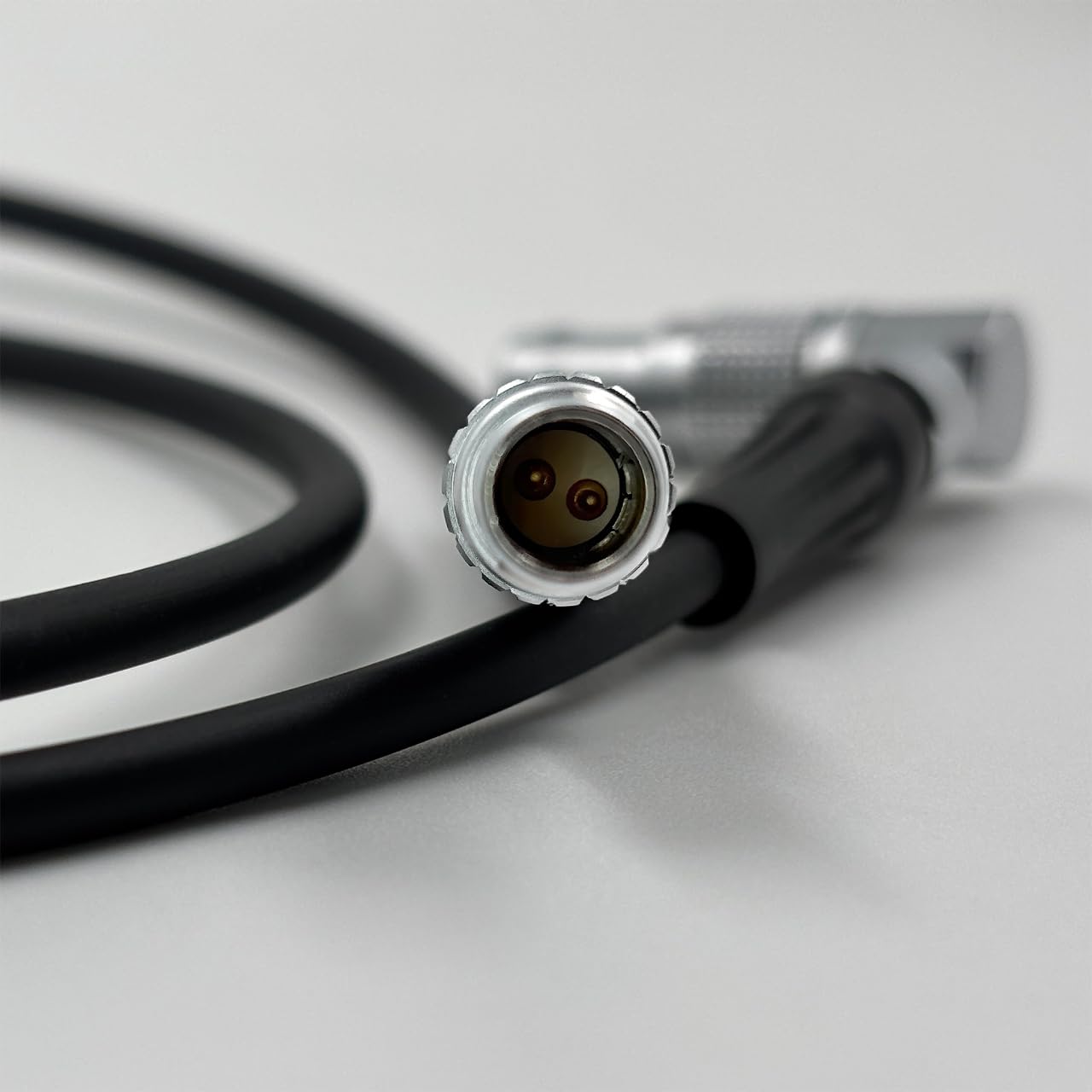 Rotatable Right Angle LEMO-Compatible 0B 2-Pin Male to 2-Pin Male Power Cable Suitable for Teradek, SmallHD, ARRI Alexa, RED DSMC2, Z CAM, Transvideo, Preston,39"