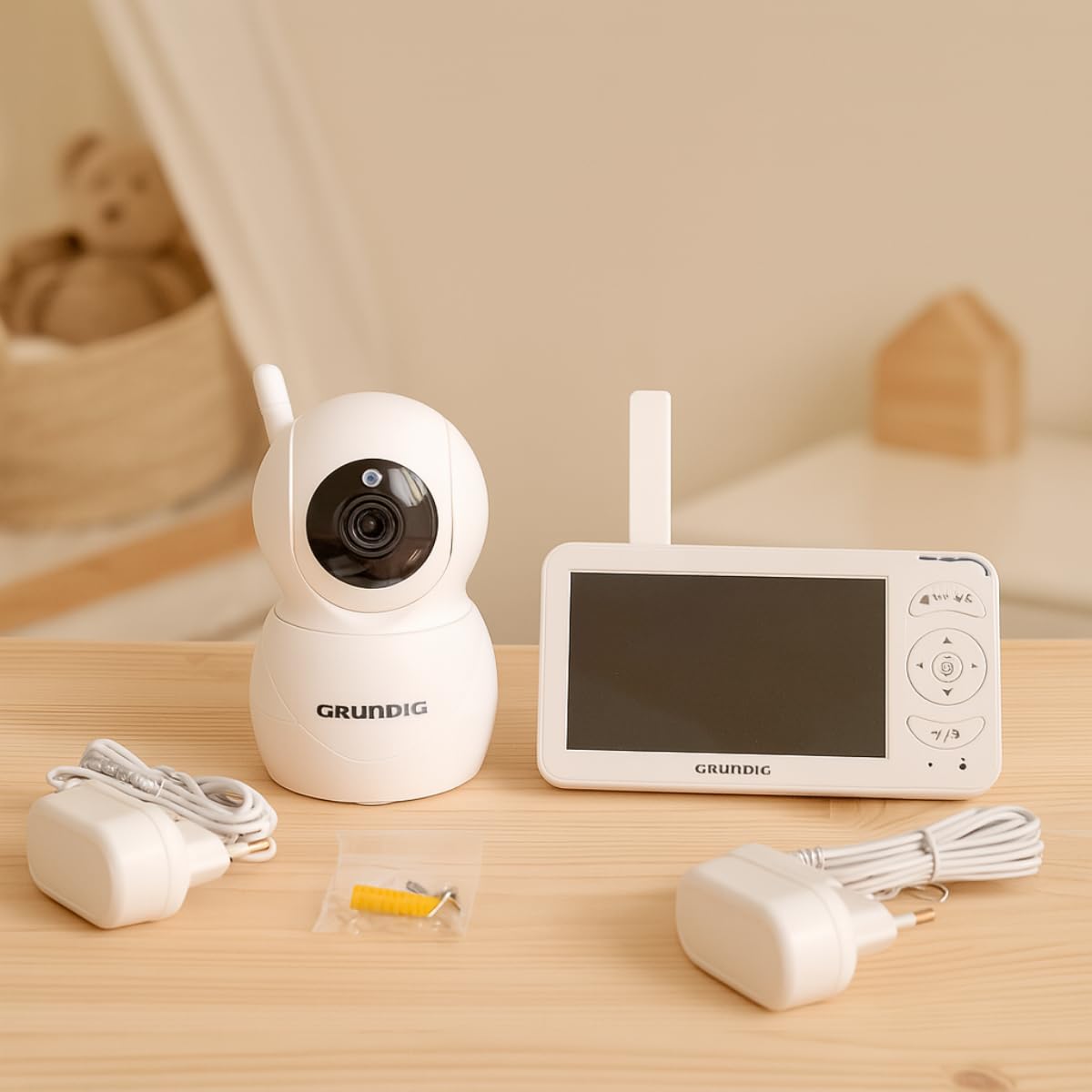 Grundig Baby Monitor con Telecamera - Baby Monitor Video e Audio con Schermo 5 Pollici - Visione Notturna e Audio Bidirezionale - Controllo Temperatura - Zoom Pan Tilt - Bianco