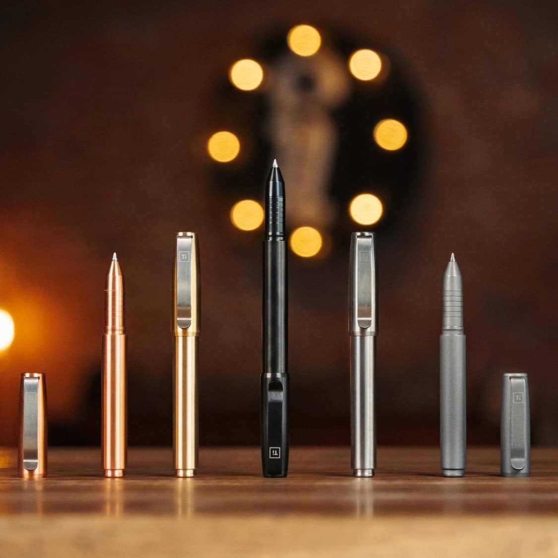 BIG IDEA DESIGN Base Line Capped Pen (Titanium - DLC Black)