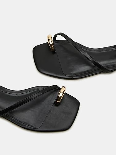 Vista 5 de Coutgo Sandalias planas con tiras para mujer, sandalias con anillo de punta abierta, correa de tobillo de metal, zapatos de playa de verano