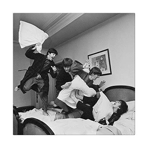 Impression des Beatles – Toile The Pillow Fight – The Beatles, Toile Pillow Fight – Toile encadrée | 20x20cm - Les Beatles, Paul McCartney, John Lennon, RIngo Starr, George Harrison Impression des Beatles - Toile The Pillow Fight - The Beatles, Toile Pillow Fight - Toile encadrée | 20x20cm