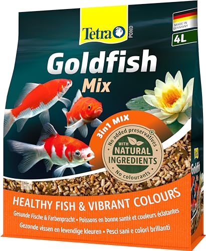 Tetra Pond Goldfish 3in1 Mix - Fischfutter-Mischung aus Flocken, Sticks und Gammarus für alle Goldfische und Kaltwasserfische im Teich, 4 L Beutel