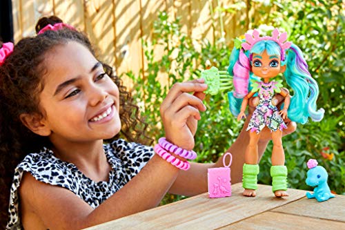 Muñeca Rockelle Cave Club Mattel con accesorios y dinosaurio miniatura 2