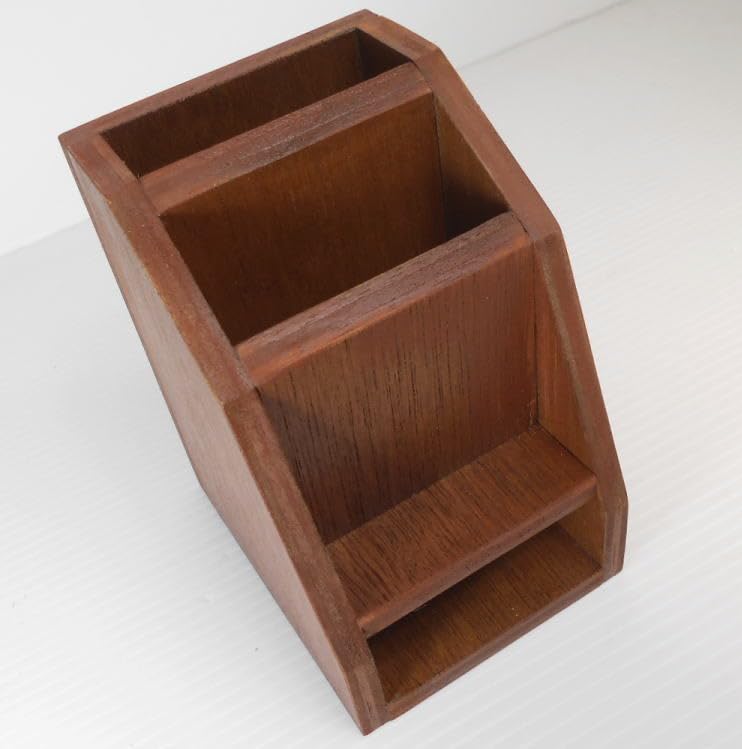 落ち着いた和のスマホスタンド。ゆらりトンボ、ペン立て付き。竹工芸、手作り。 落ち着いた和のスマホスタンド。ゆらりトンボ、ペン立て付き。竹