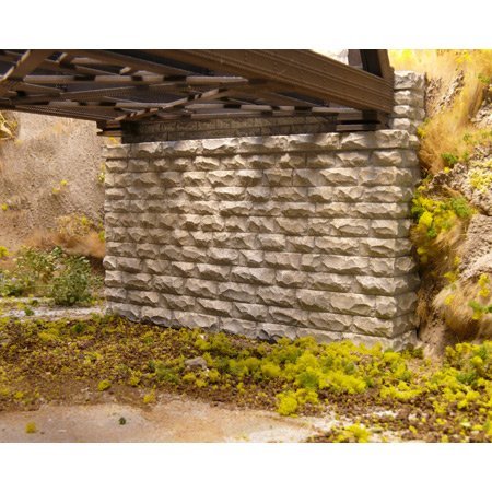 Chooch Enterprises CHO9850 N-Scale Double Cut Stone Bridge Abutment (2)
