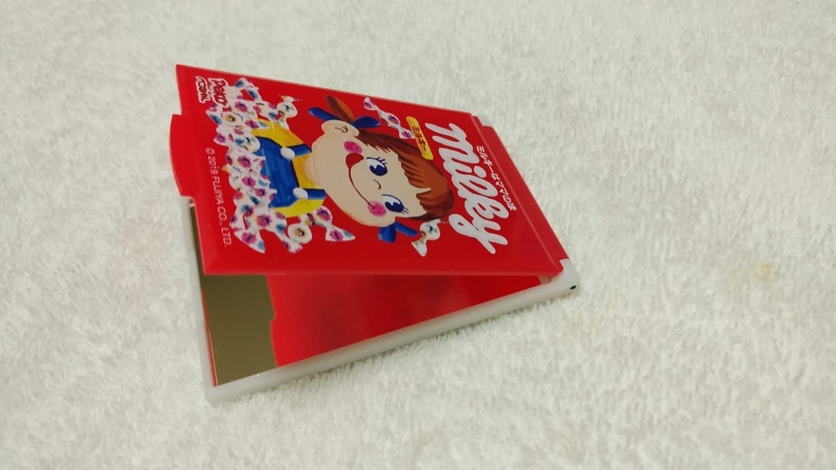Amazon.co.jp: B 可愛い ペコちゃん B コンパクトミラー Milky