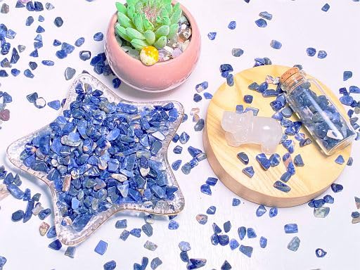 Image of YATOJUZI Blue Sodalite Aquarium Gravel Rocks Bulk Wholesale Tumbled Crystals Stones Chips Crushed Reiki Energy Balancing Gemstones for Planters Vase Filler Fountain Fish Tank Potted Decor 0.44LB