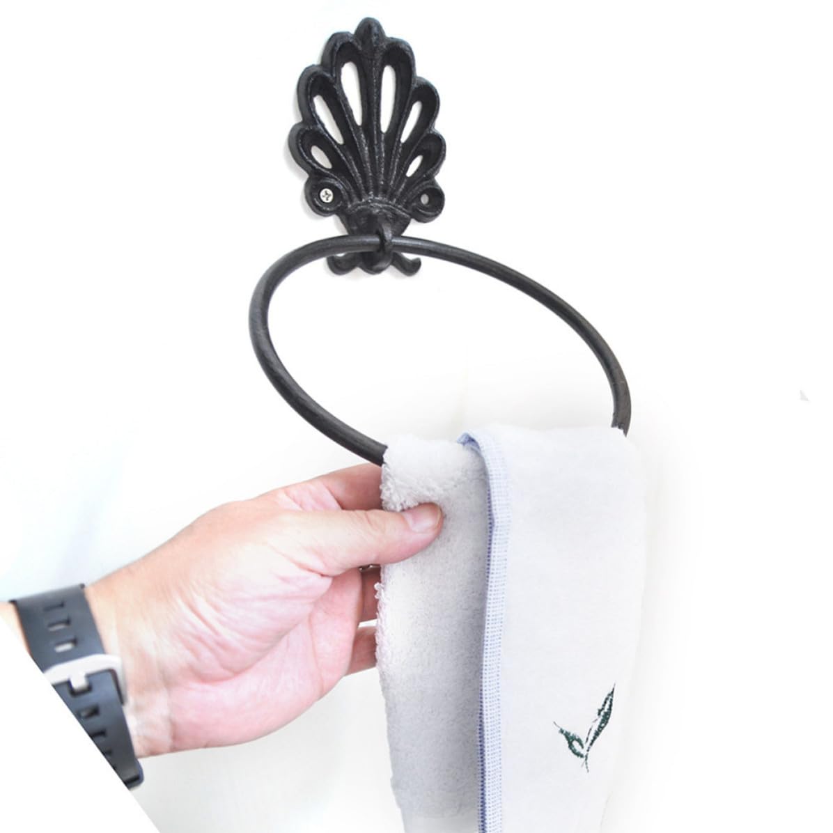 TOYANDONA 2 Piezas Toallero de Hierro Forjado Negro Anillo Redondo para Colgar Toallas, Diseño Retro y Elegante, Fácil Instalación y Ahorro de Espacio para Baño
