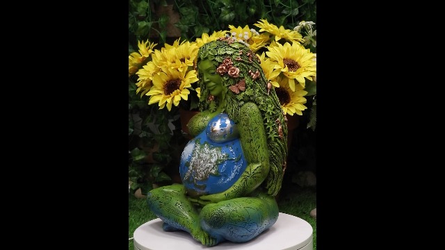 Amazon.com: Ebros Gift Millennial Gaia Green Earth Mother Nature