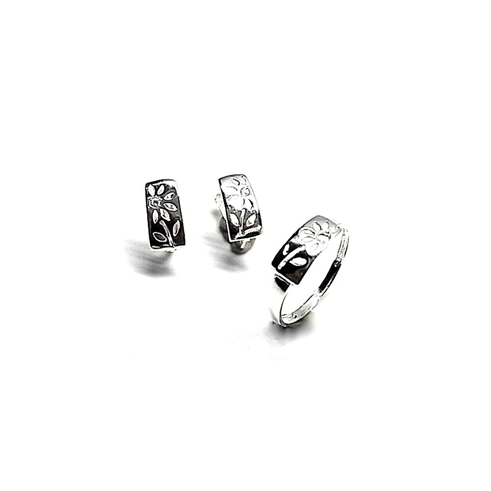 Inmaculada Romero IRJuego plata Ley 925m pendientes sortija centro rectangular flor caladas primera comunión niña