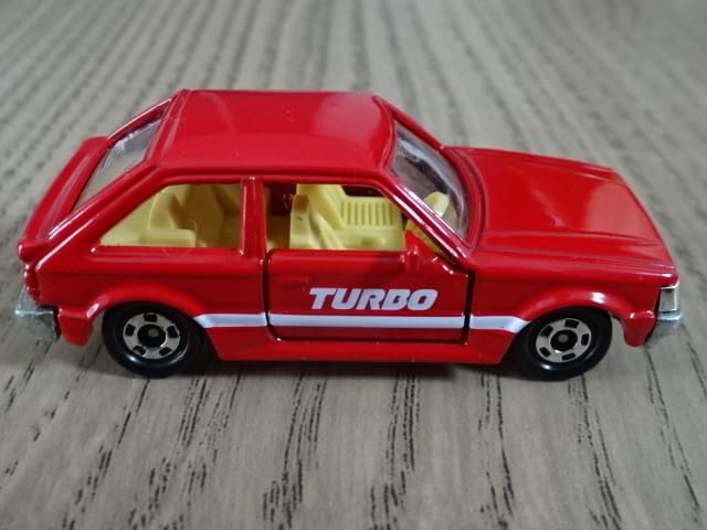 Amazon | トミカ マツダ ファミリア BD型 1500XG ターボ 赤色 ミニカー